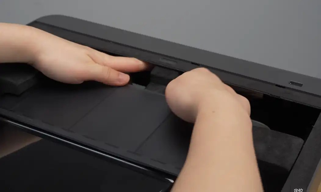 remove-front-top-foam-block-v2.webp