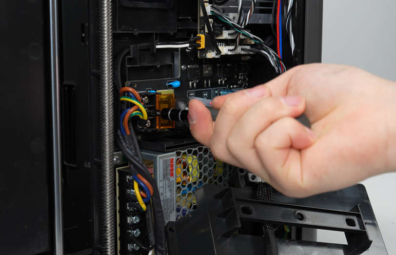 009_remove_supply_cable.png