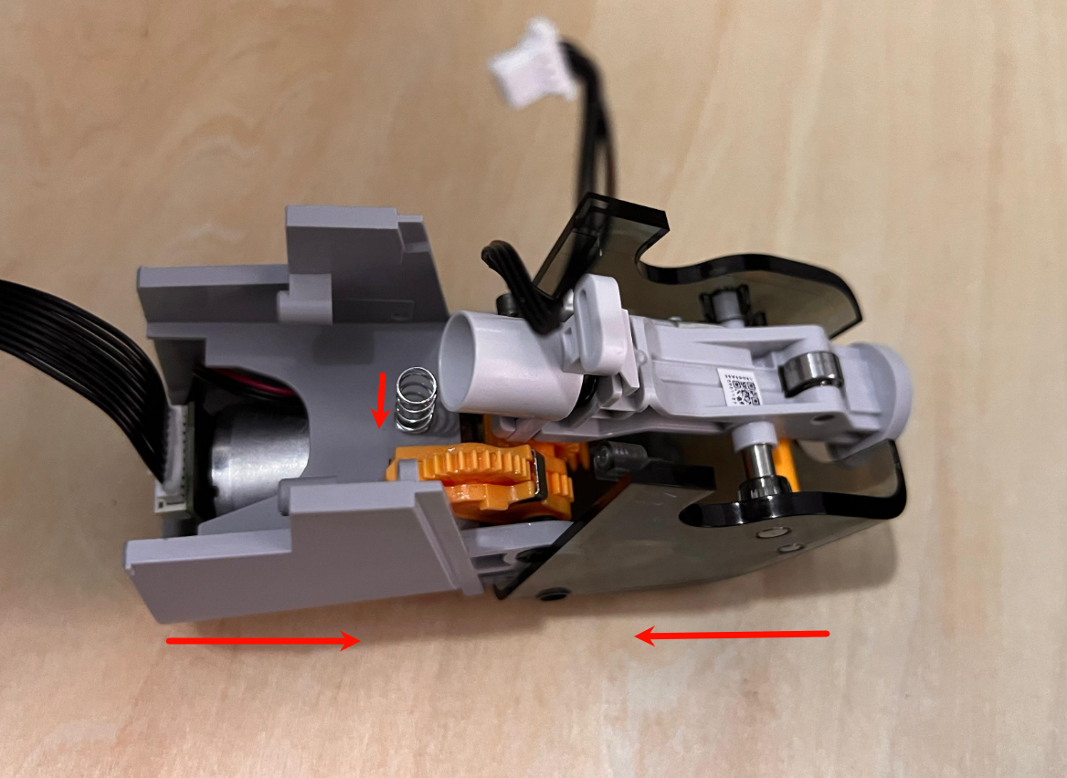 assembling_the_upper_and_bottom_base.png
