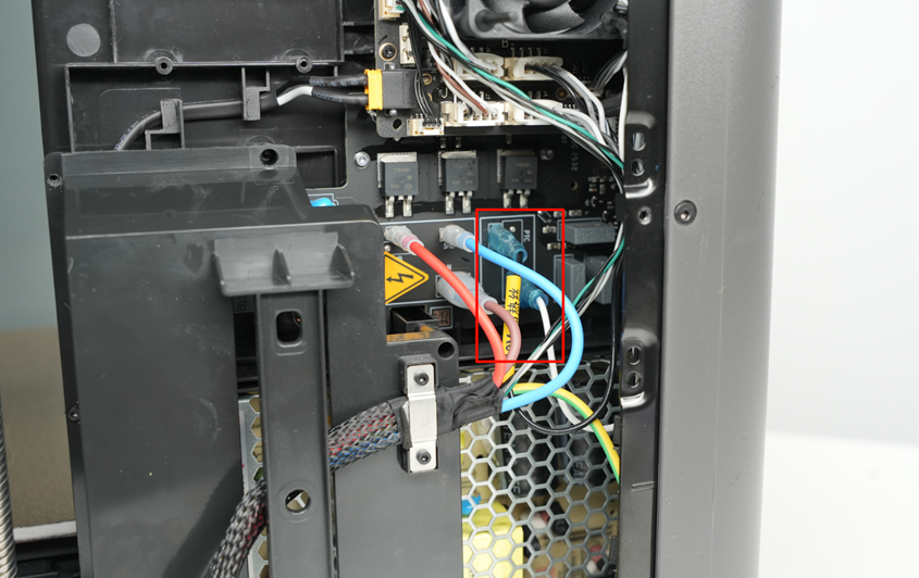 011_lv_chamber_cable.png