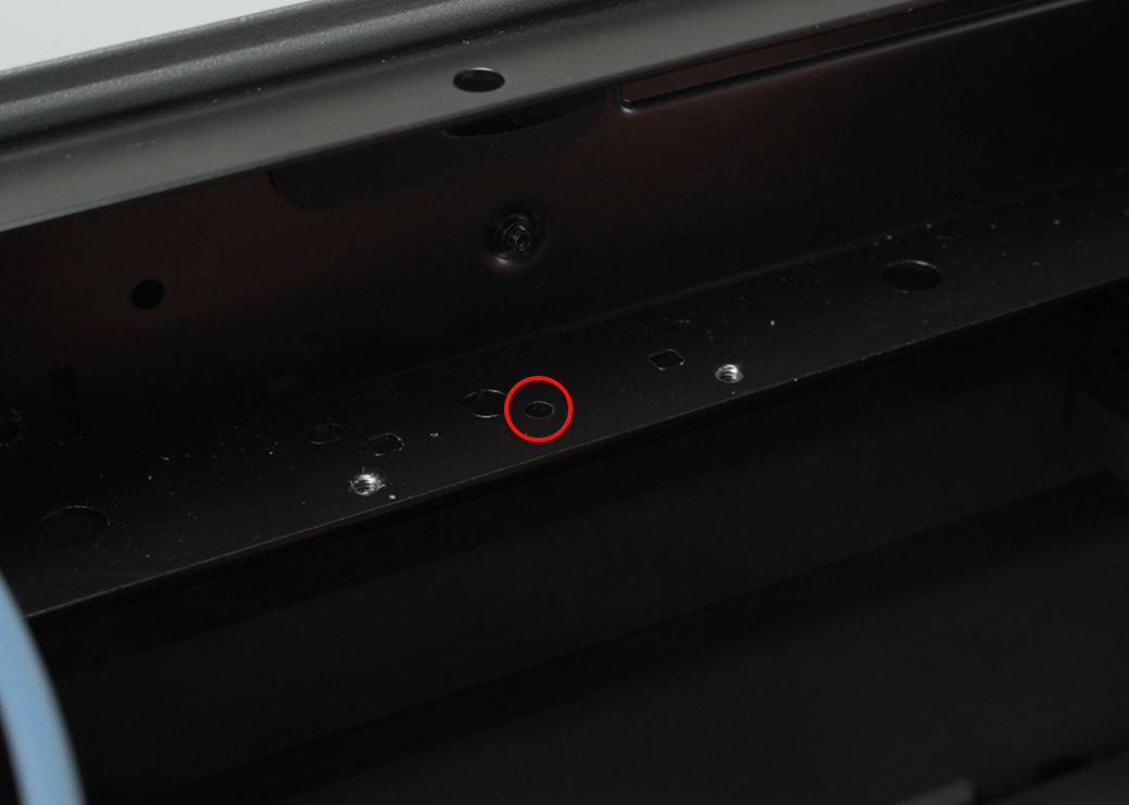 005_screw_hole.png