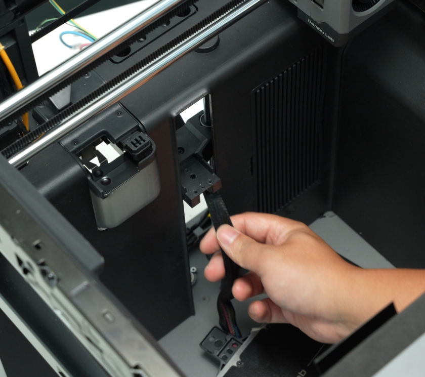 15_pull_out_the_heated_bed_cable_015.png