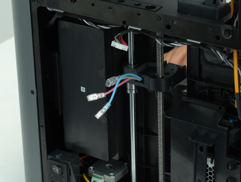 011_route_the_heated_bed_cable.png