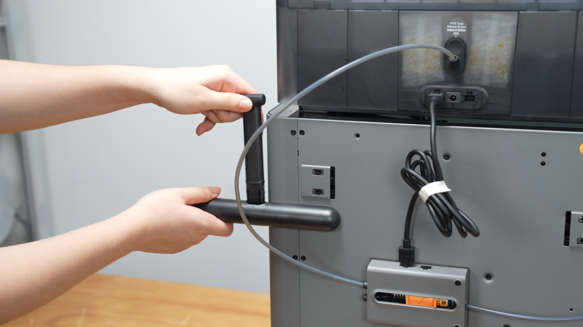 46-install-spool-holder-2.png