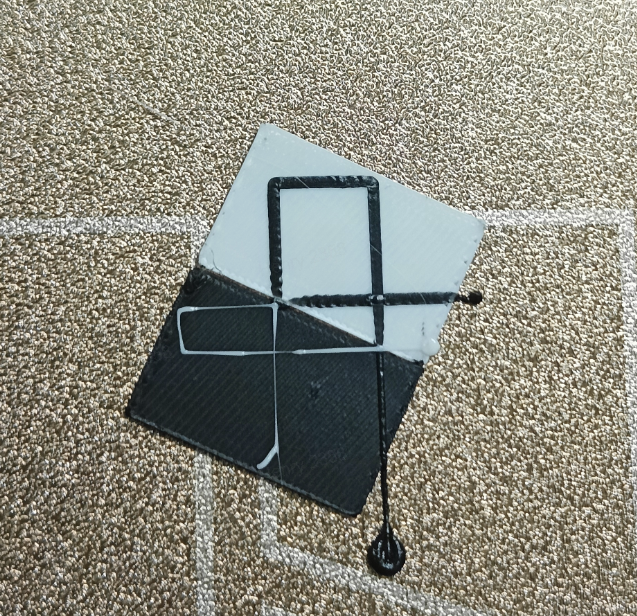 El modelo de calibración tiene problemas evidentes de calidad de impresión, lo que provoca falla en la calibración