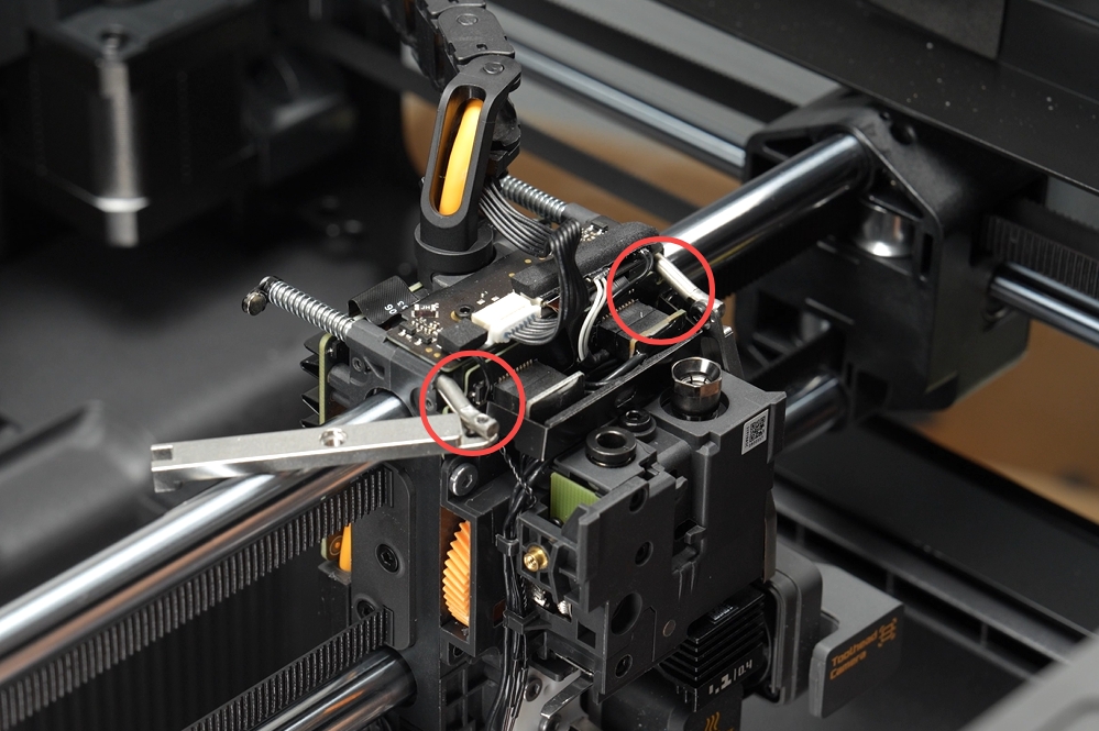 install_connector_retaining_clip_001.jpg