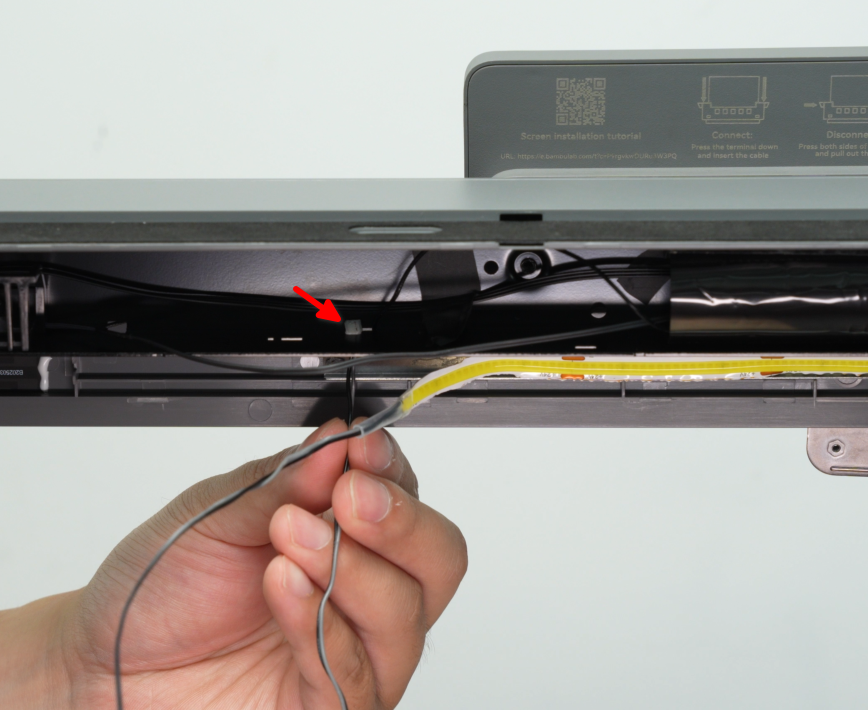 07_route_the_cable_through_the_beam_007.png