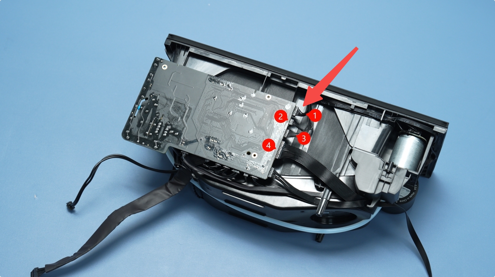 retraction_cable_connector.jpg