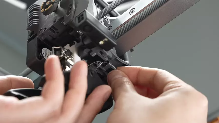 removing-heat-cable-v1.webp