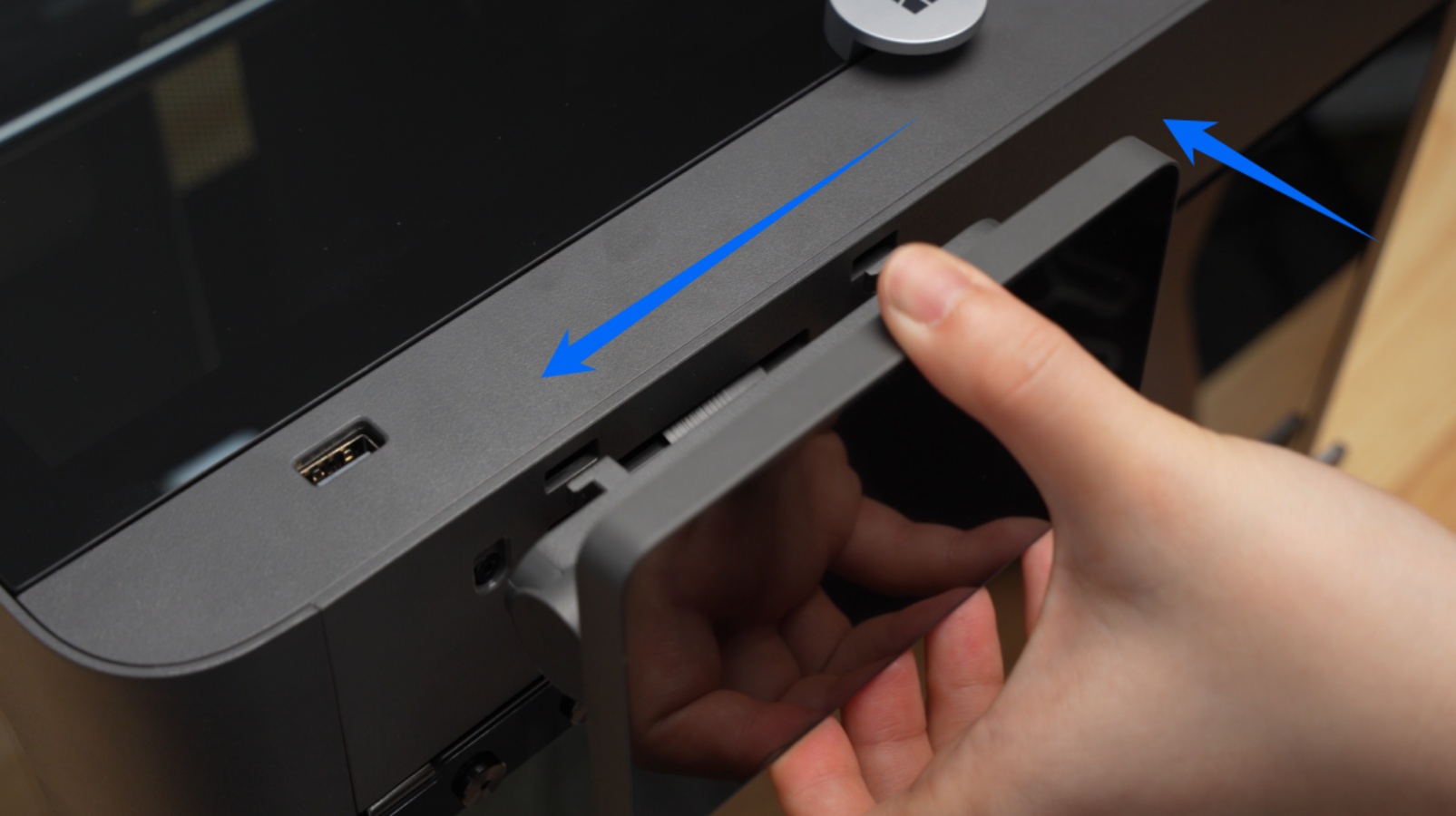 x2d-unboxing-install-touchscreen.png