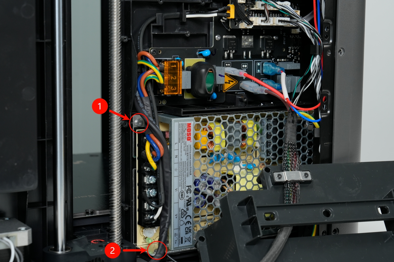 007_power_supply_screws.jpg