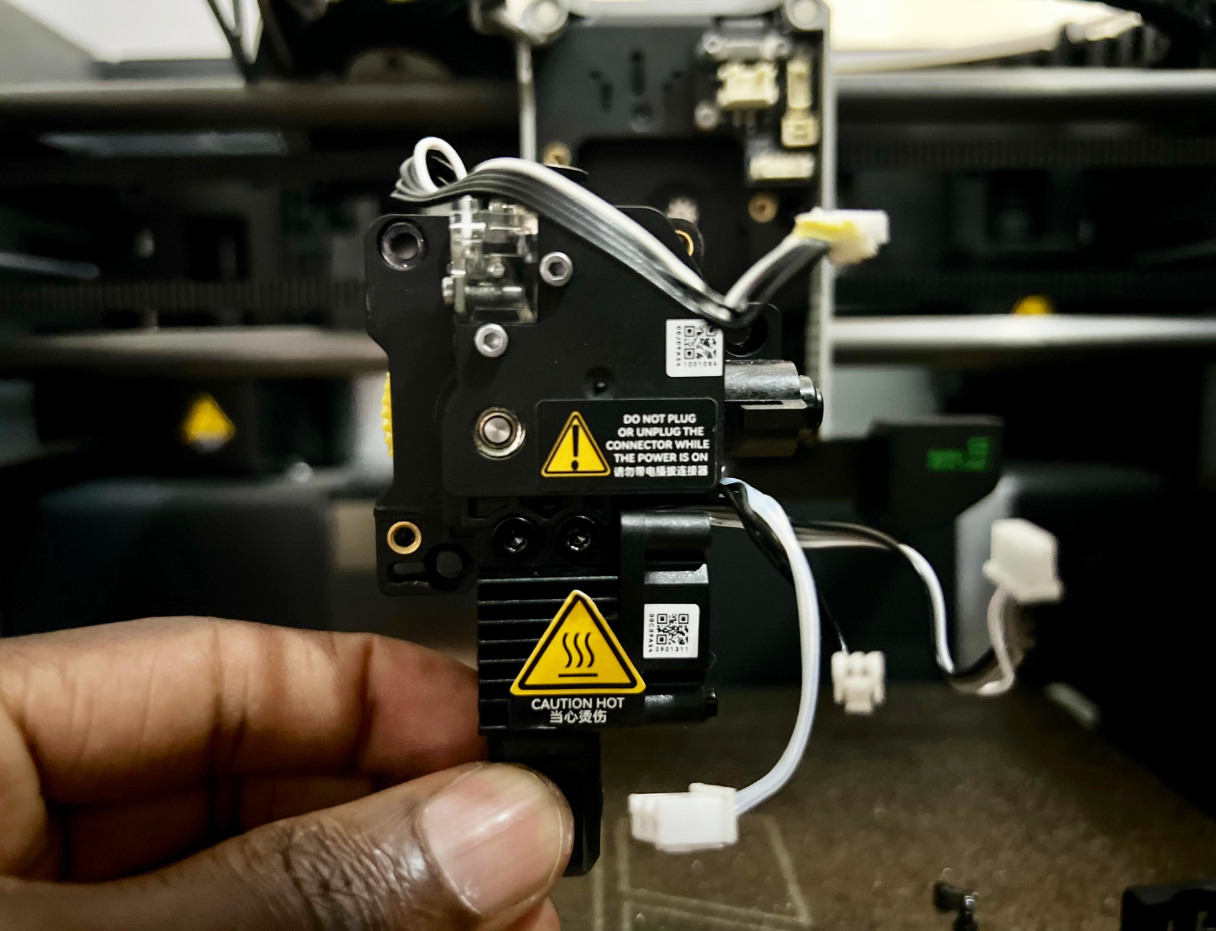 hold-and-remove-extruder.png