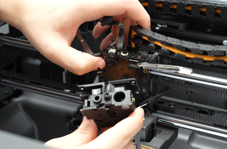 011_remove_extruder_cover.png