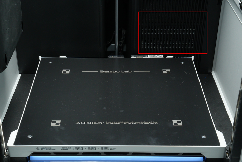 Calentador de cámara: placa de calentamiento PTC y ventilador de circulación de calor de cámara (el ventilador está ubicado detrás de la placa de calentamiento)