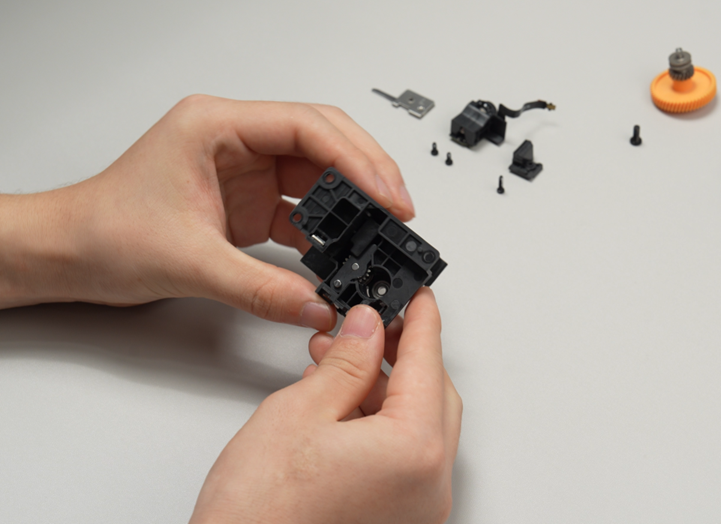 025_install_driven_gear_block.png