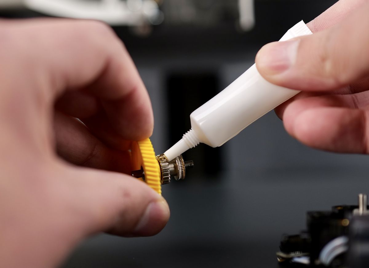 applying_lubricant.jpg
