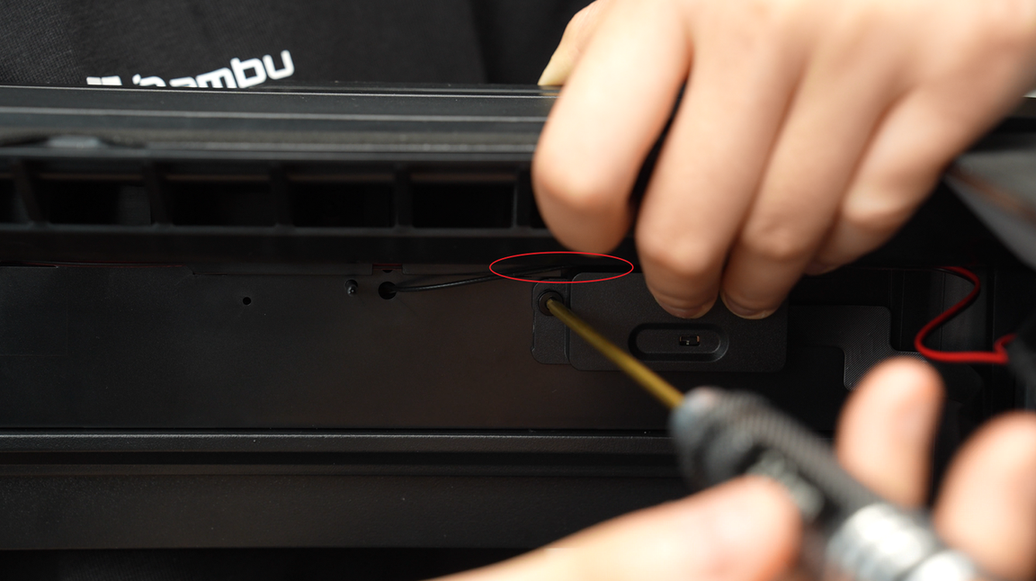 install_one_screw_001.png
