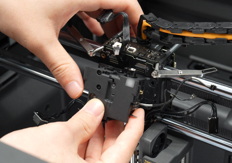 031_install_extruder.png