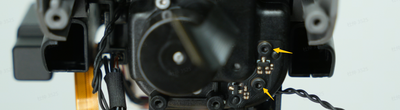 Sustitución del sensor hall de posición del motor de elevación del cabezal