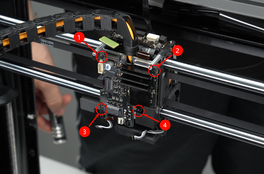 004_remove_th_board_screws.png